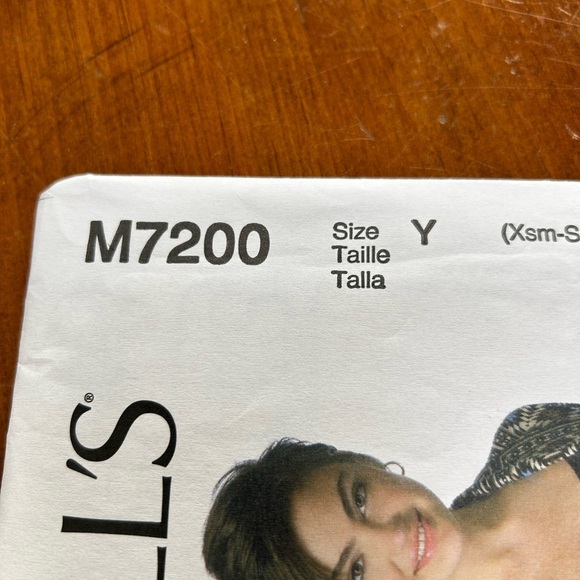 McCall's M7200 Sewing Pattern small - small - medium- - Picture 4 of 8